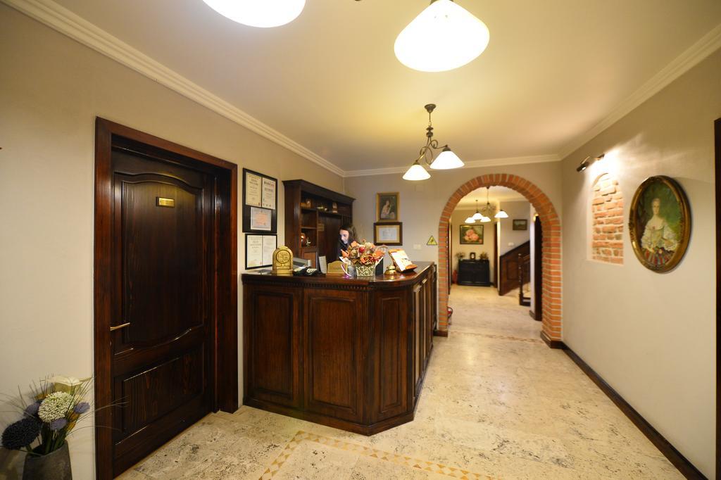 Târgu Jiu Pensiunea Antique מראה חיצוני תמונה